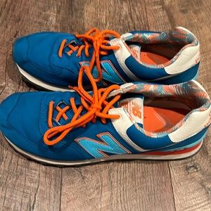 WOMENS NEW BALANCE SNEAKER